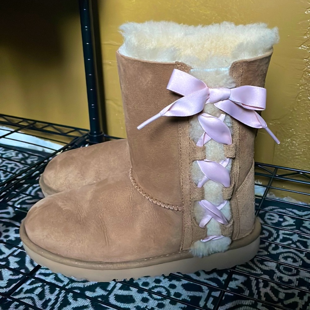 UGG Classic Short Pala Chestnut Corset Pink Ribbon Bow Boot
